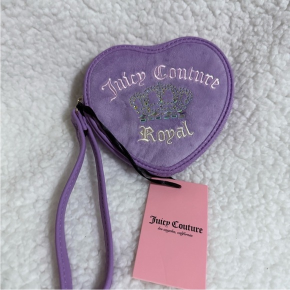 NWT Juicy Couture “Juicy Kingdom”Purple Heart-Shaped Wristlet - Picture 1 of 3